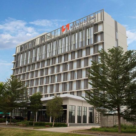 Swiss-Belinn سيكارانغ المظهر الخارجي الصورة