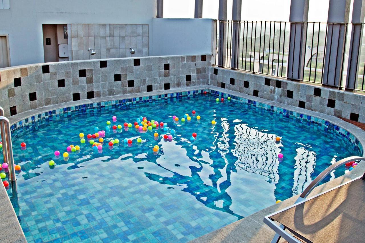 Swiss-Belinn سيكارانغ المظهر الخارجي الصورة